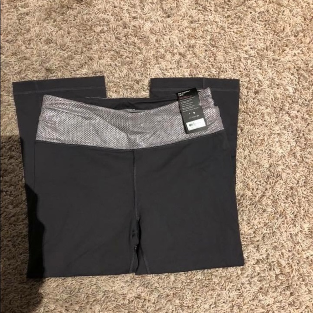 Victoria Secret Capris NWT